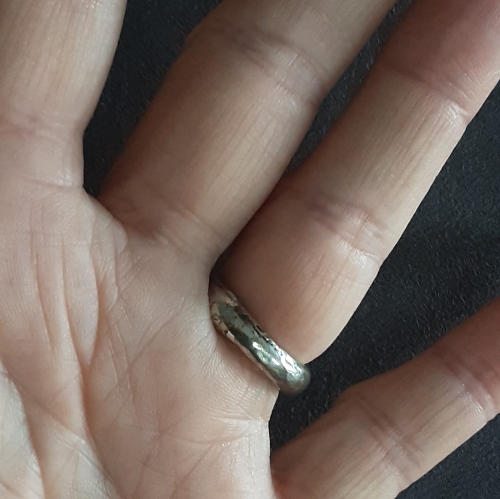 BULLDOG/PUG SILVER HUG RING - Picture 4 of 5